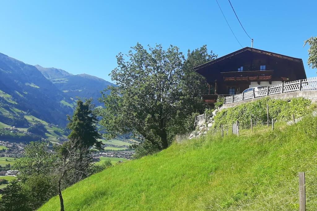 Alpine Cottage With Exceptional View Mayrhofen Kültér fotó