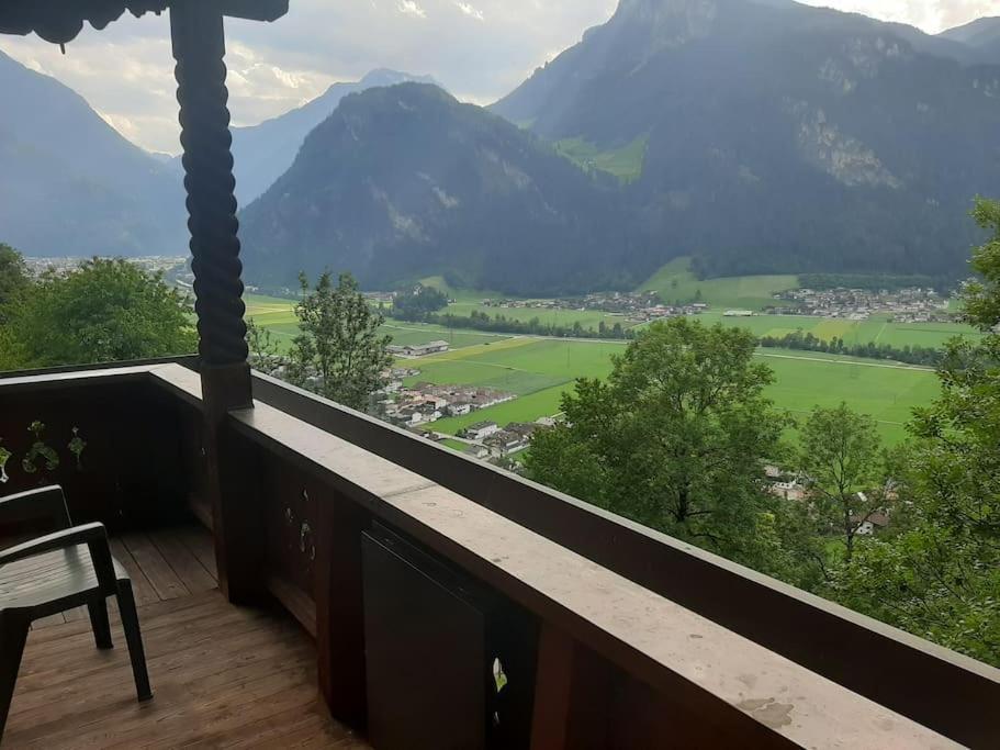 Alpine Cottage With Exceptional View Mayrhofen Kültér fotó